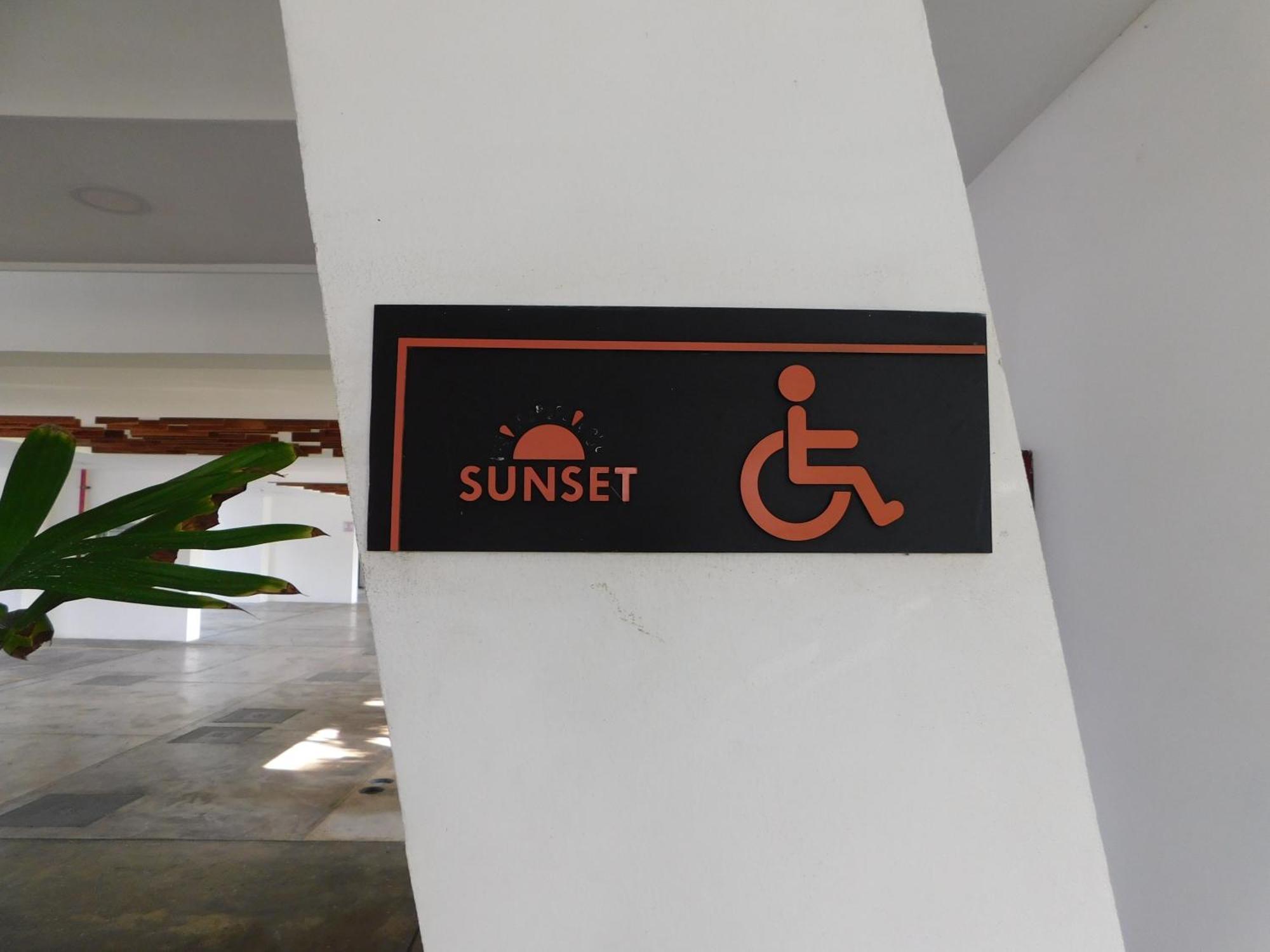 Sunset 205, Sleeps Six, Next Door To The Pool, 100M To The Beach! ハコ エクステリア 写真